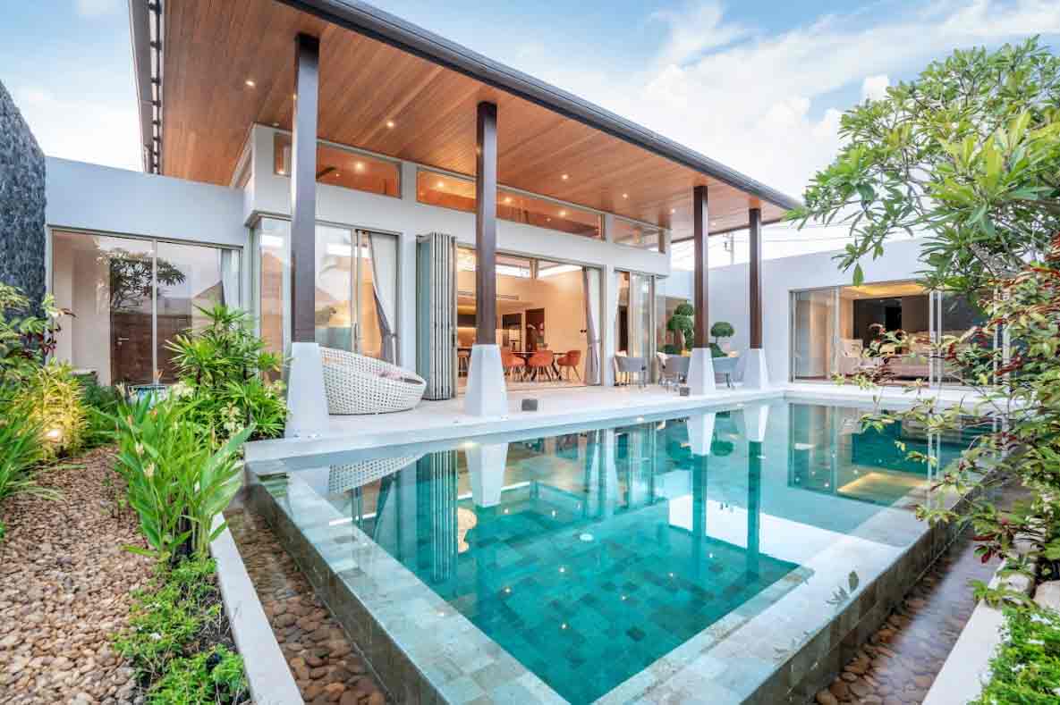 The March 2024 Luxury Market Report