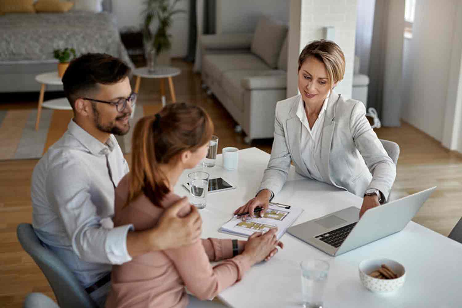 How Real Estate Market Expertise Boosts Client Confidence