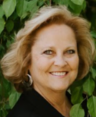 Showcase Member: Lori Ann Erb